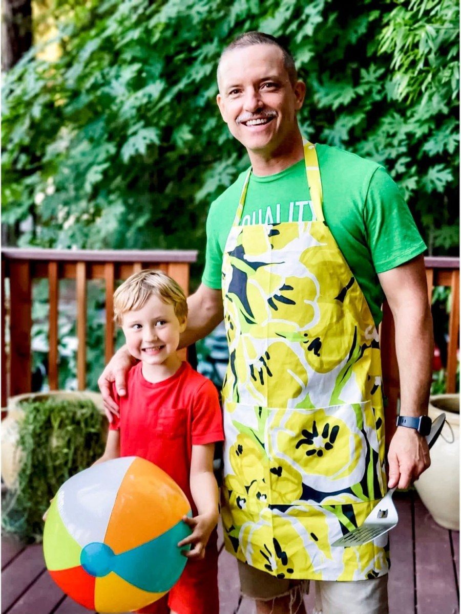 New Lesley Evers Rennie Apron Yellow Tulips